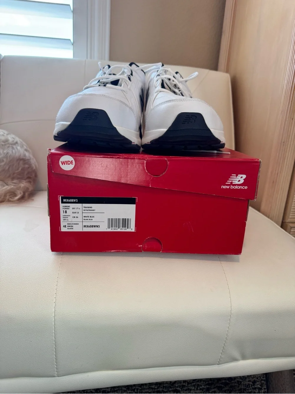 New Balance Men’s White and Navy Running Shoes. Ref 608. Size 18